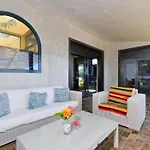 Anais Luxury By Interhome アデヘ